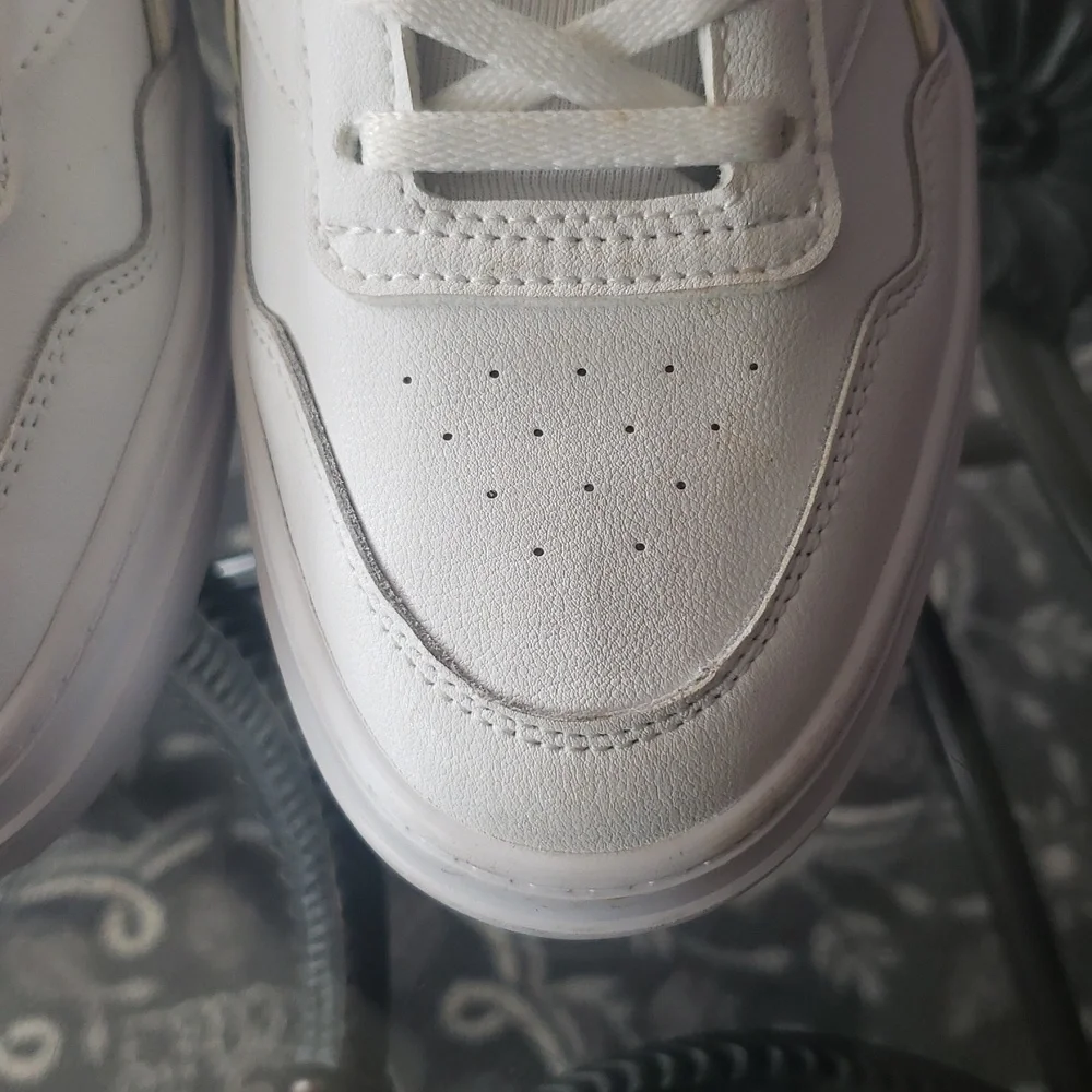 Reebok White Sneakers with Iridescent Lavender Heel Accent - Picture 4 of 9